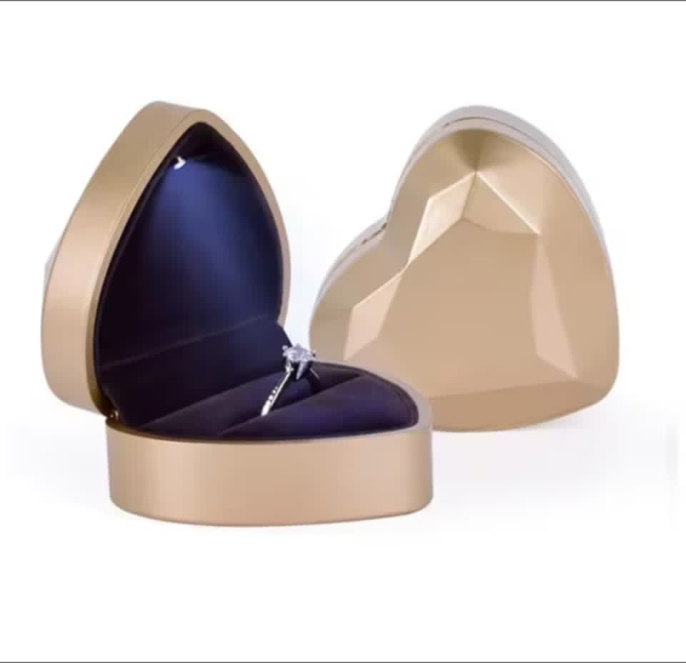 caja de anillo led de lujo-Estuche de compromiso con luz integrada