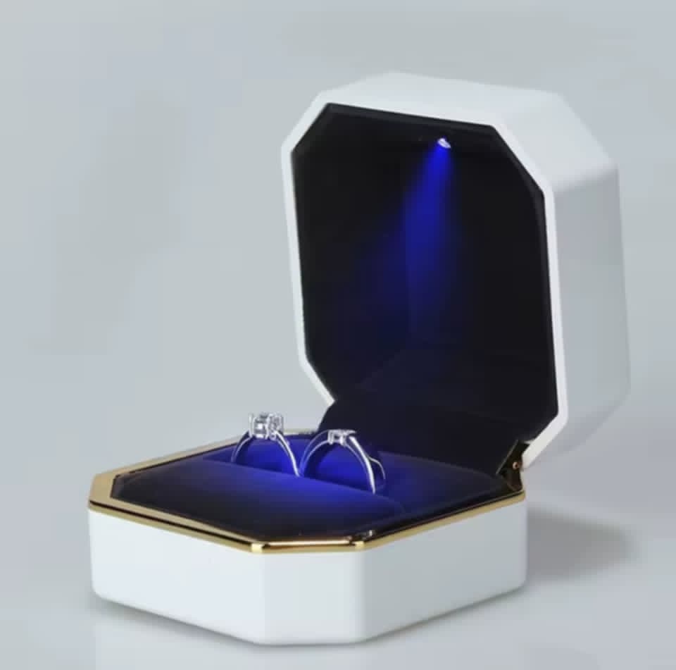 caja de anillo led de lujo-Estuche de compromiso con luz integrada