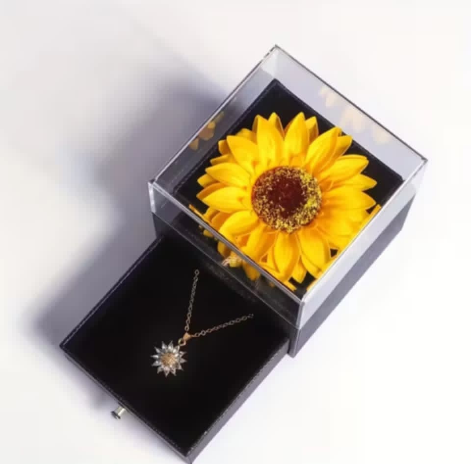CAJA DE REGALO CON GIRASOL ETERNO Y COLLAR DE GIRASOL CON CRISTALES