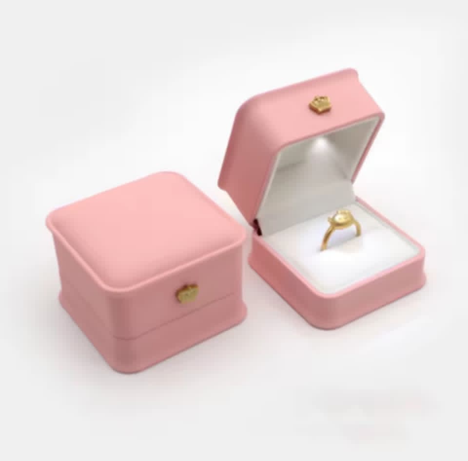caja de anillo led de lujo-Estuche de compromiso con luz integrada