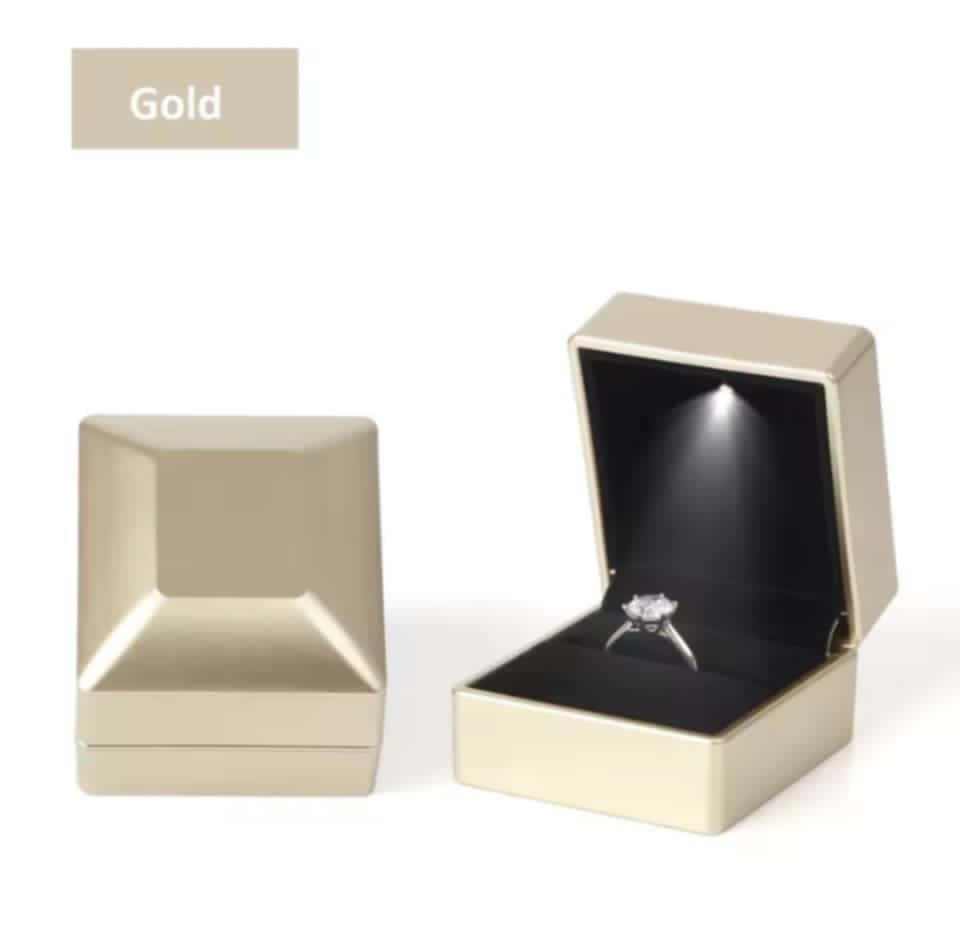 caja de anillo led de lujo-Estuche de compromiso con luz integrada