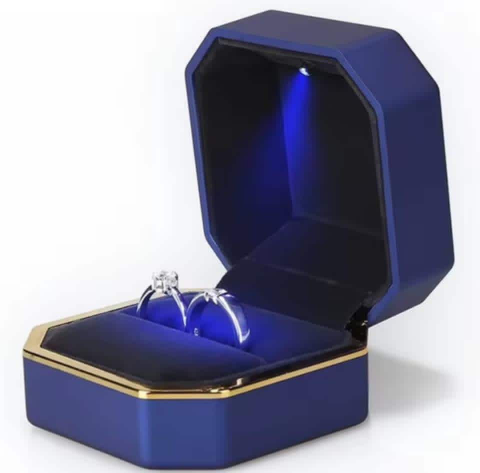 caja de anillo led de lujo-Estuche de compromiso con luz integrada