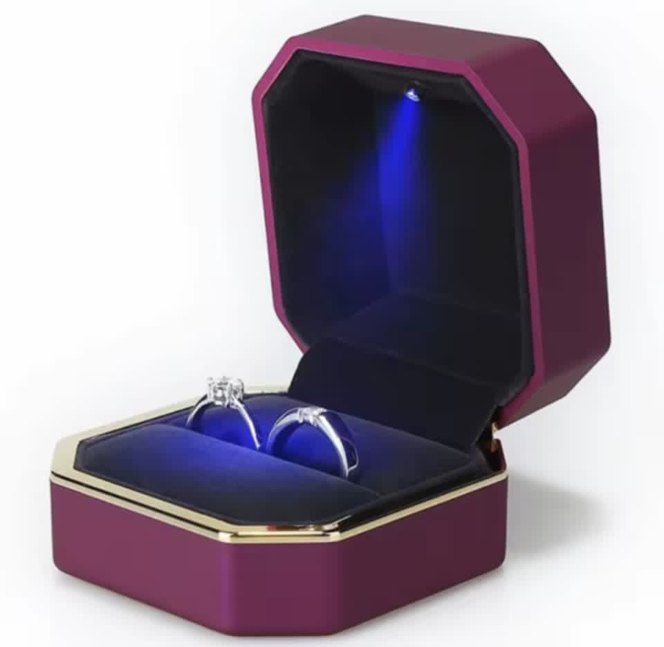 caja de anillo led de lujo-Estuche de compromiso con luz integrada