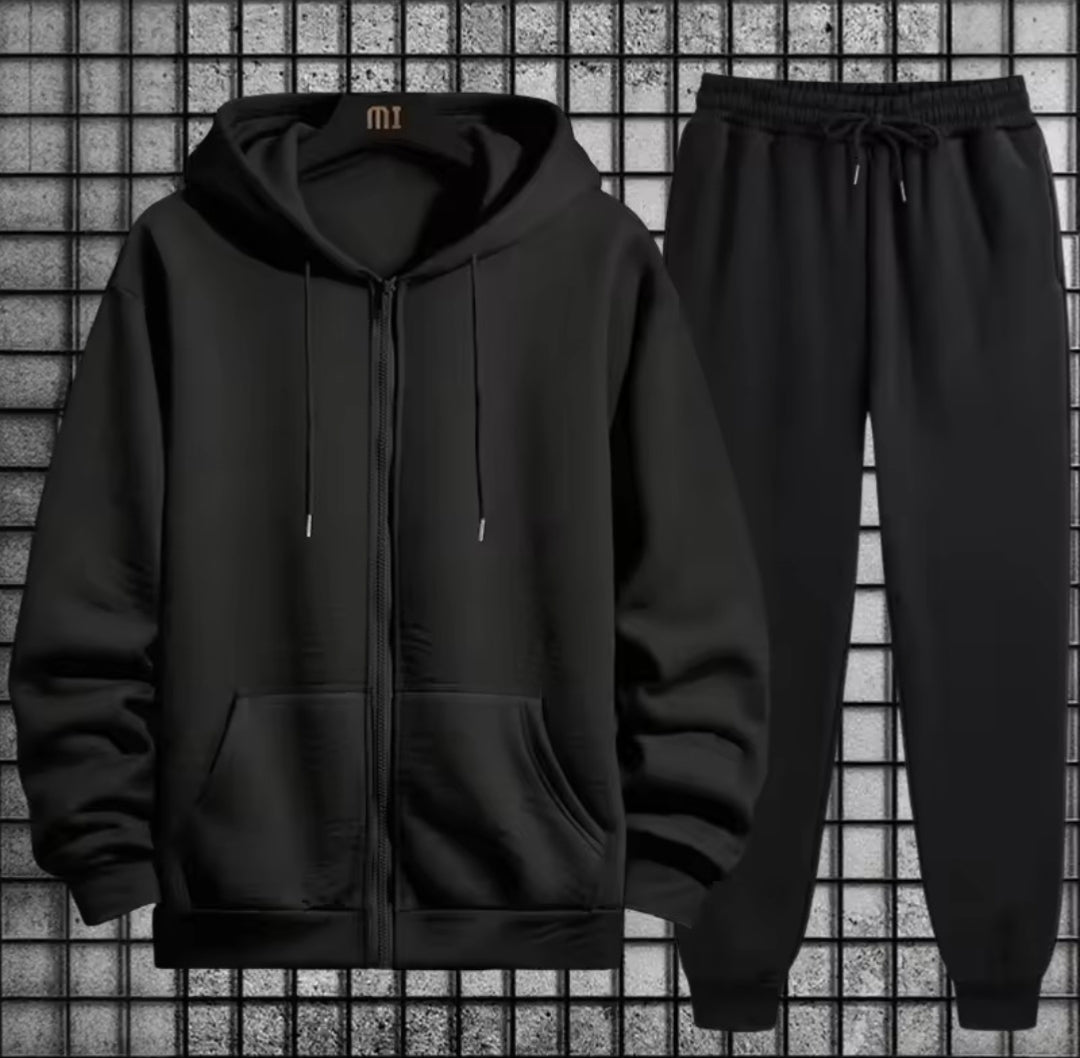 Men’s 2-Piece Hoodie & Sweatpants Set – New 2026 Collection
Upgrade your streetwear style with this premium high-quality tracksuit for men. Featuring a long sleeve hoodie and matching jogger sweatpants, this comfortable and modern set is perfect for autum