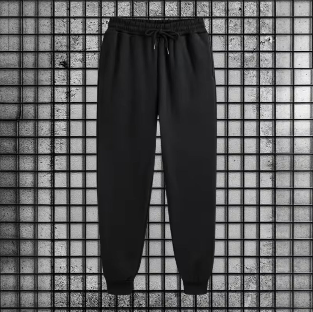 Men’s 2-Piece Hoodie & Sweatpants Set – New 2026 Collection
Upgrade your streetwear style with this premium high-quality tracksuit for men. Featuring a long sleeve hoodie and matching jogger sweatpants, this comfortable and modern set is perfect for autum
