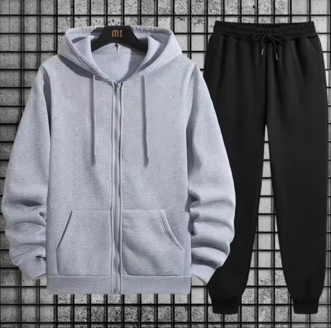 Men’s 2-Piece Hoodie & Sweatpants Set – New 2026 Collection
Upgrade your streetwear style with this premium high-quality tracksuit for men. Featuring a long sleeve hoodie and matching jogger sweatpants, this comfortable and modern set is perfect for autum